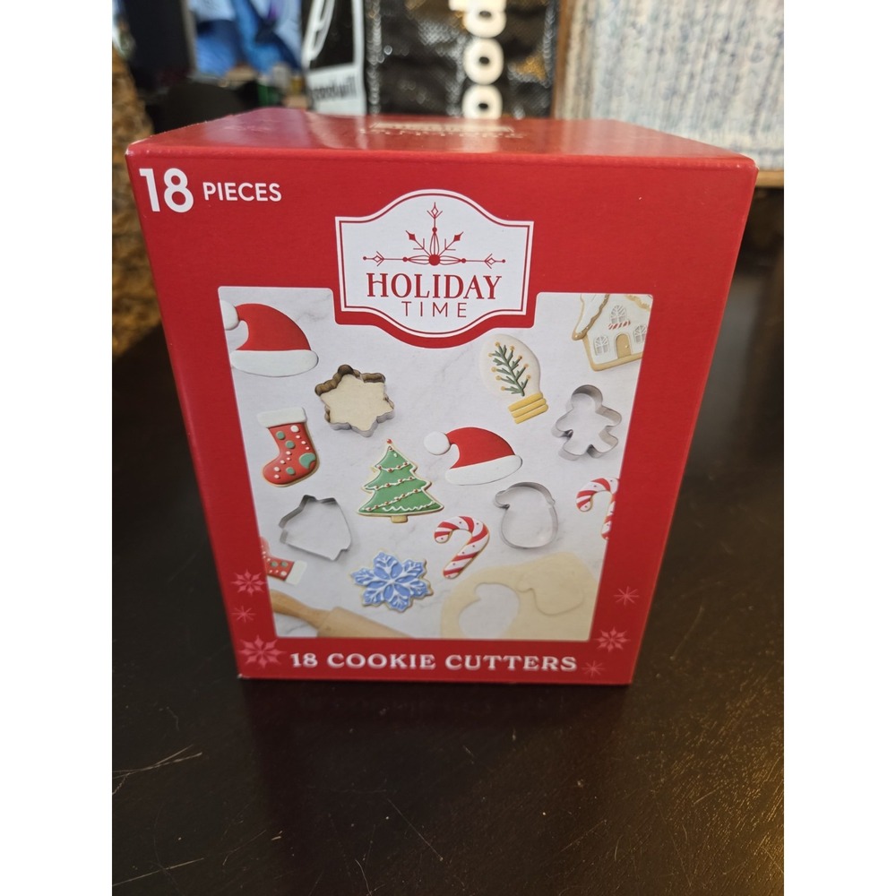 Holiday Time NWT Cookie Cutter Set -‎ 18 Piece